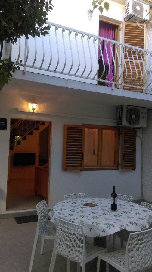 Apartman Restovic Bol Exterior foto