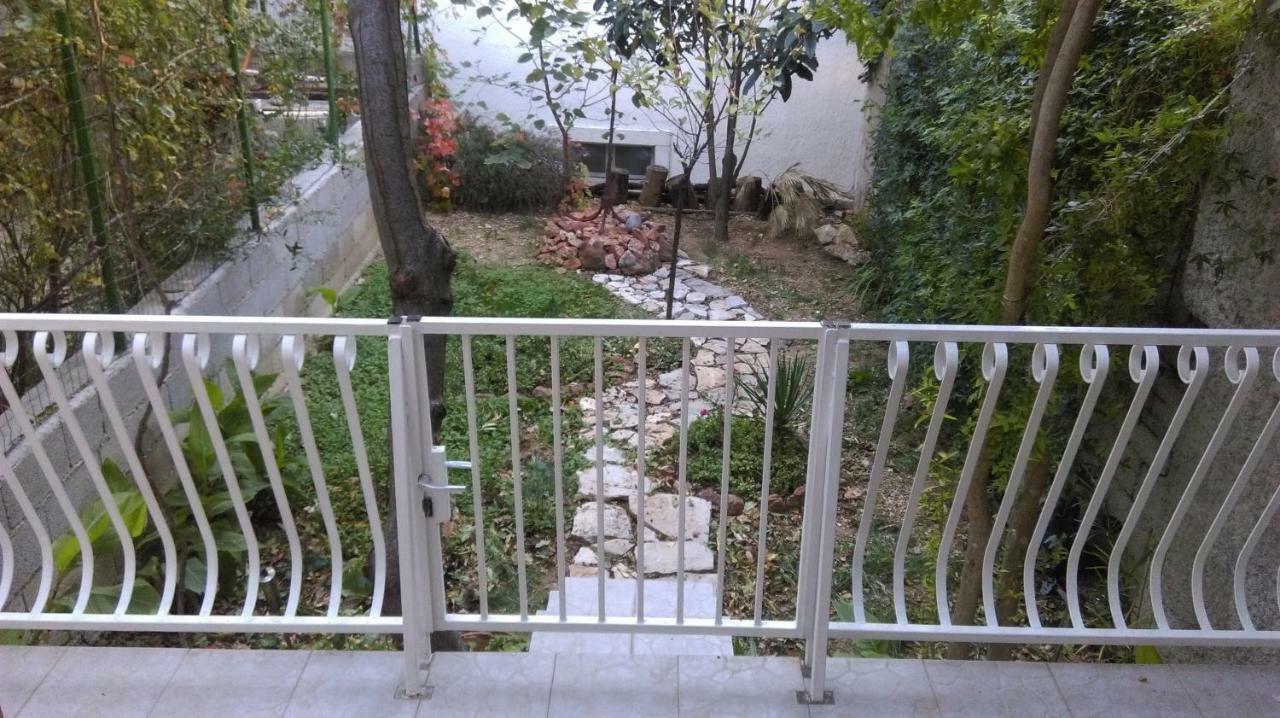 Apartman Restovic Bol Exterior foto