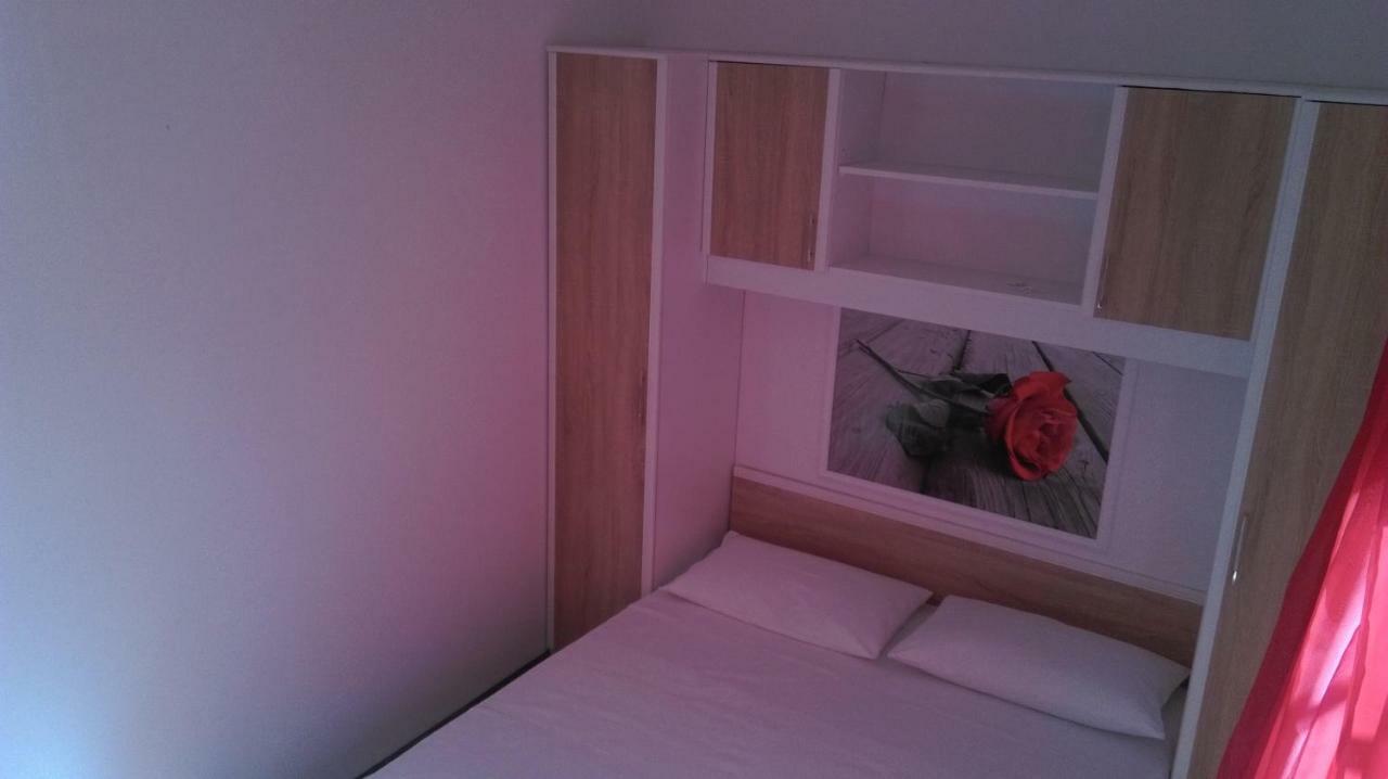 Apartman Restovic Bol Exterior foto