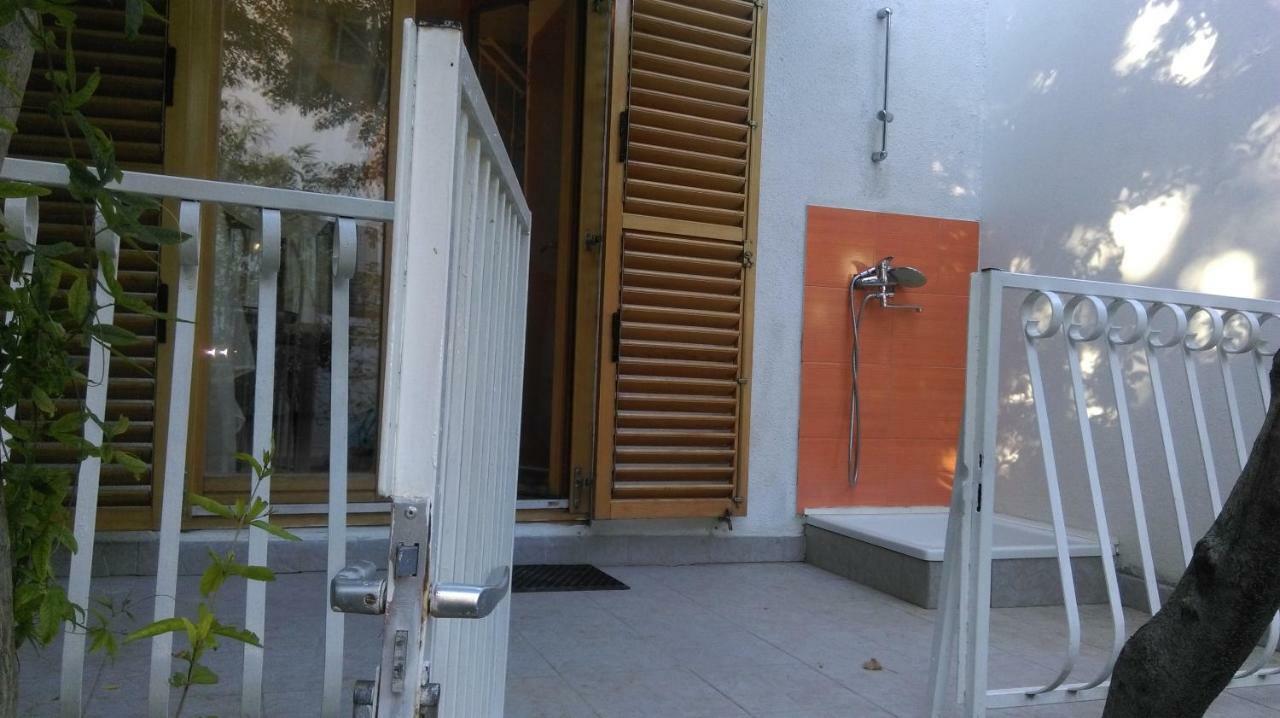 Apartman Restovic Bol Exterior foto