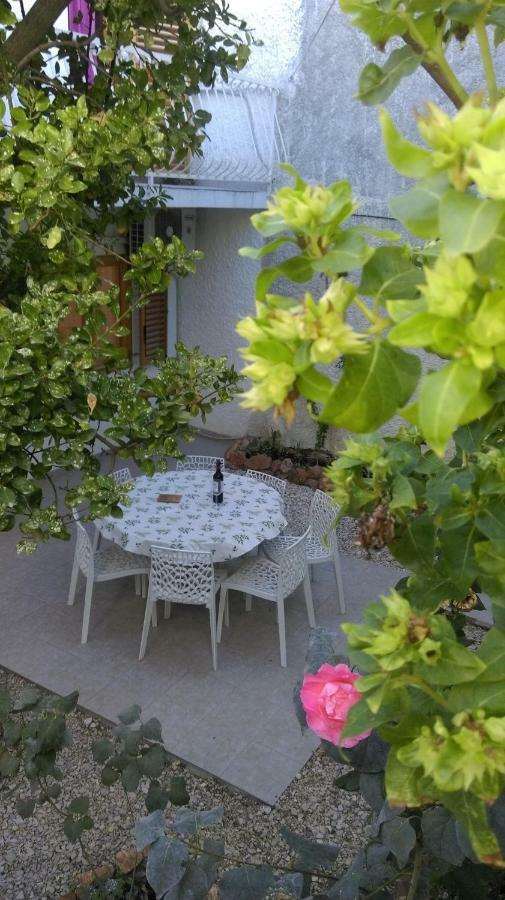 Apartman Restovic Bol Exterior foto